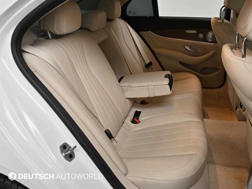 Mercedes Benz E class - Vista 12