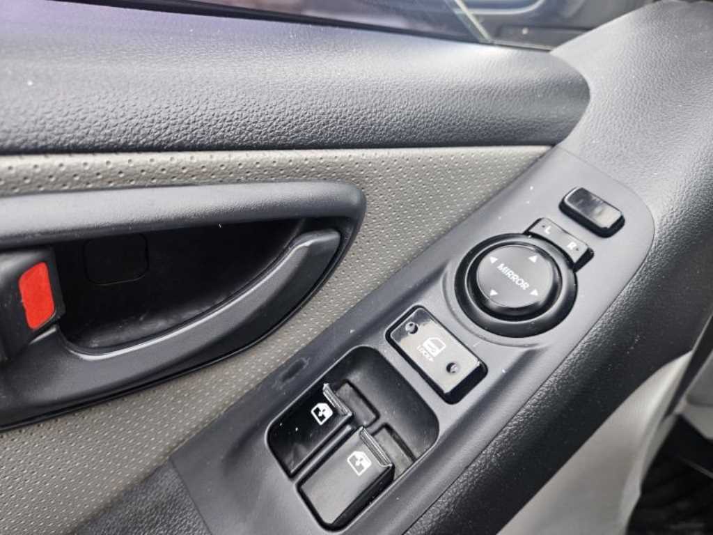 HYUNDAI Starex - Vista 8