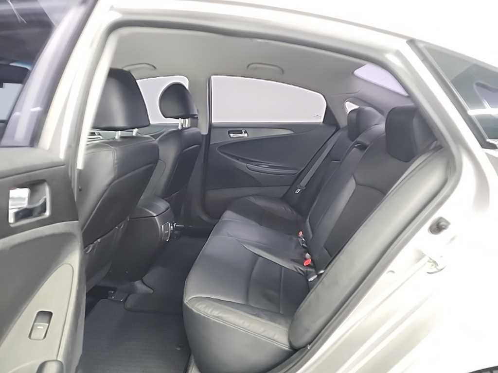 HYUNDAI Sonata - Vista 12