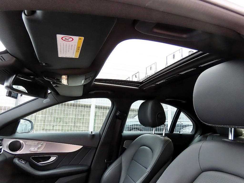 Mercedes Benz C Class 2018 Blanco - Importación desde Corea - HF Imports Iquique - Foto 17