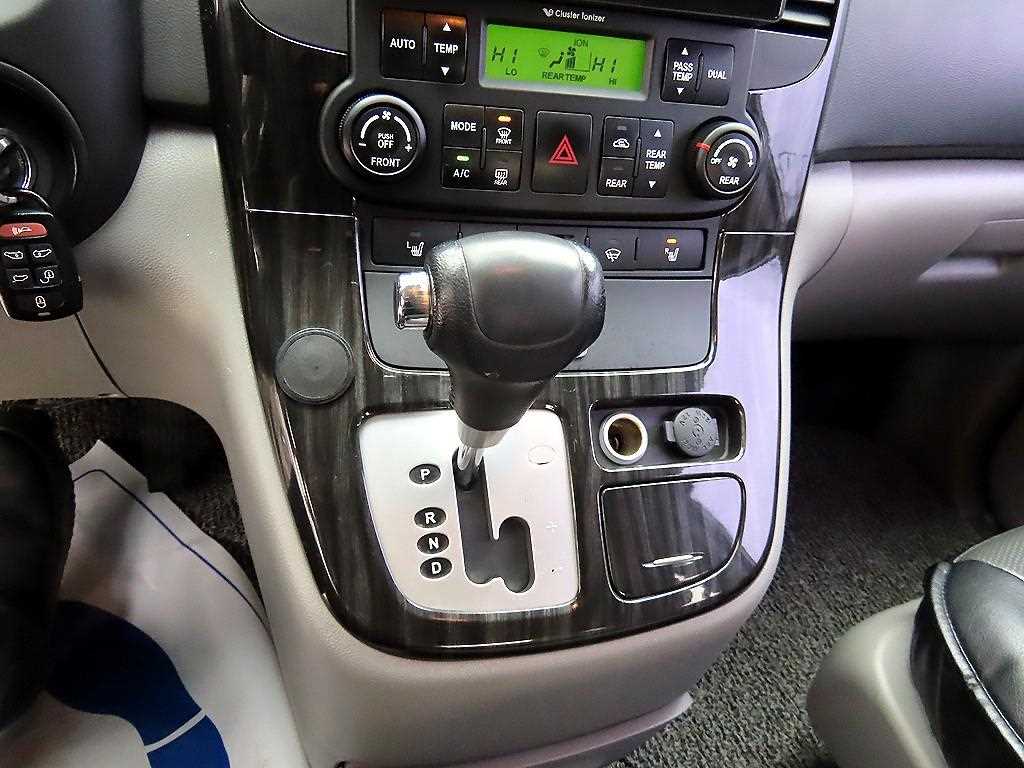 KIA Carnival - Vista 10