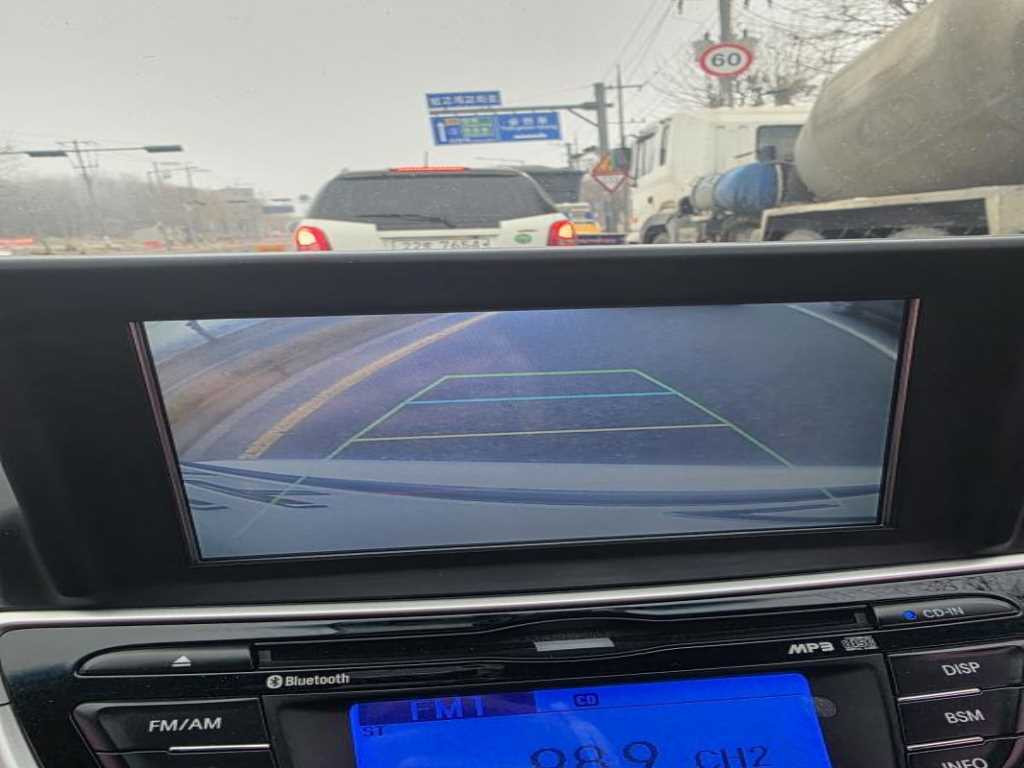 HYUNDAI Avante - Vista 10