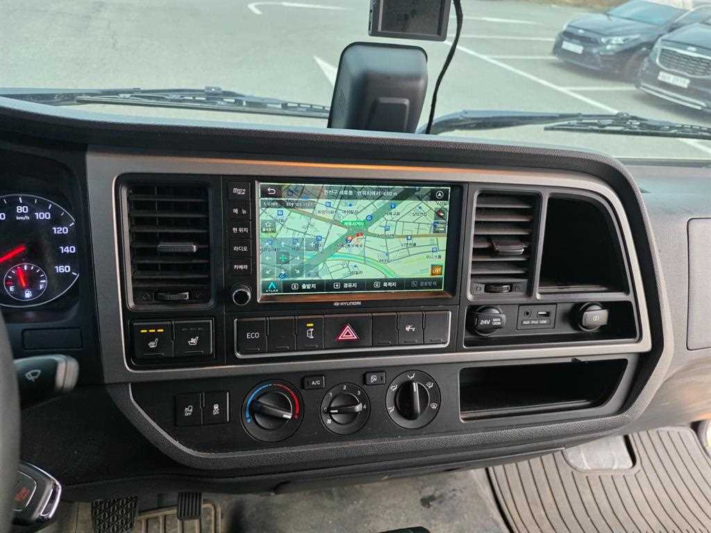 medium and large cargo truck - Vista 11