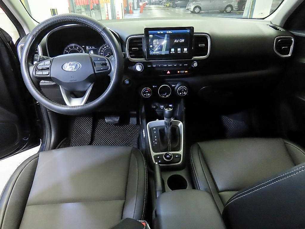 HYUNDAI Venue - Vista 10