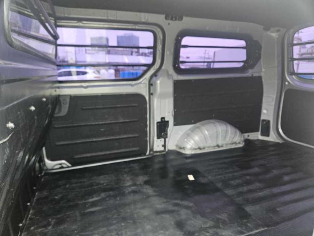 HYUNDAI Starex - Vista 9