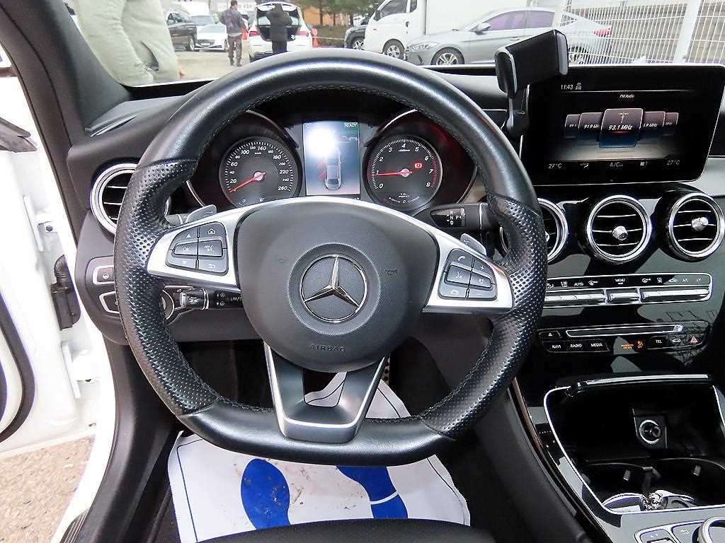 Mercedes Benz C Class - Vista 8