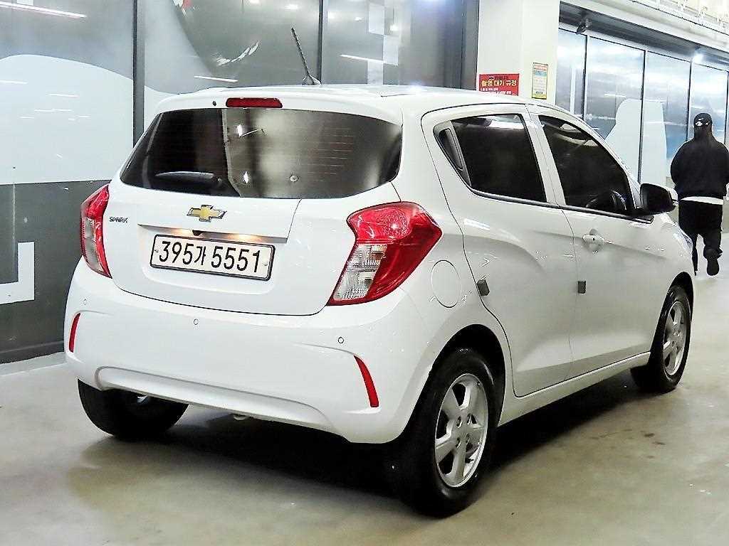 Chevrolet Spark - Vista 5