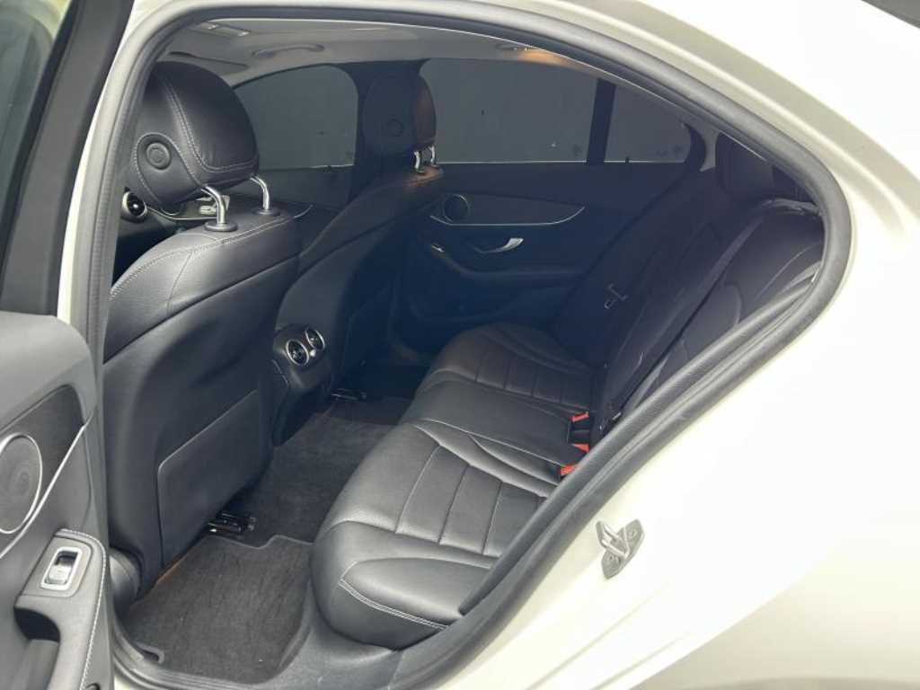 Mercedes Benz C Class - Vista 6