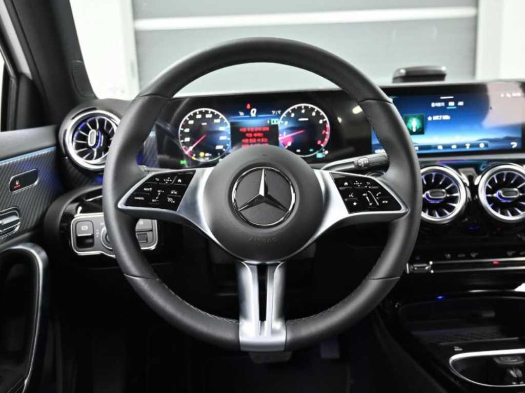 Mercedes Benz A Class 2025 Blanco - Importación desde Corea - HF Imports Iquique - Foto 13