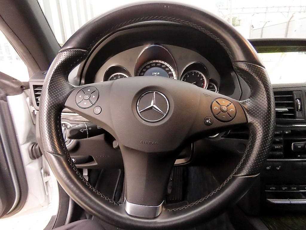 Mercedes Benz E class - Vista 8