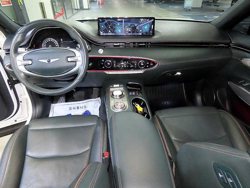 Genesis GV70 - Vista 10