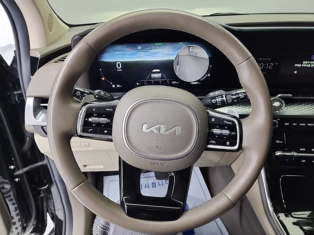 KIA Carnival - Vista 9