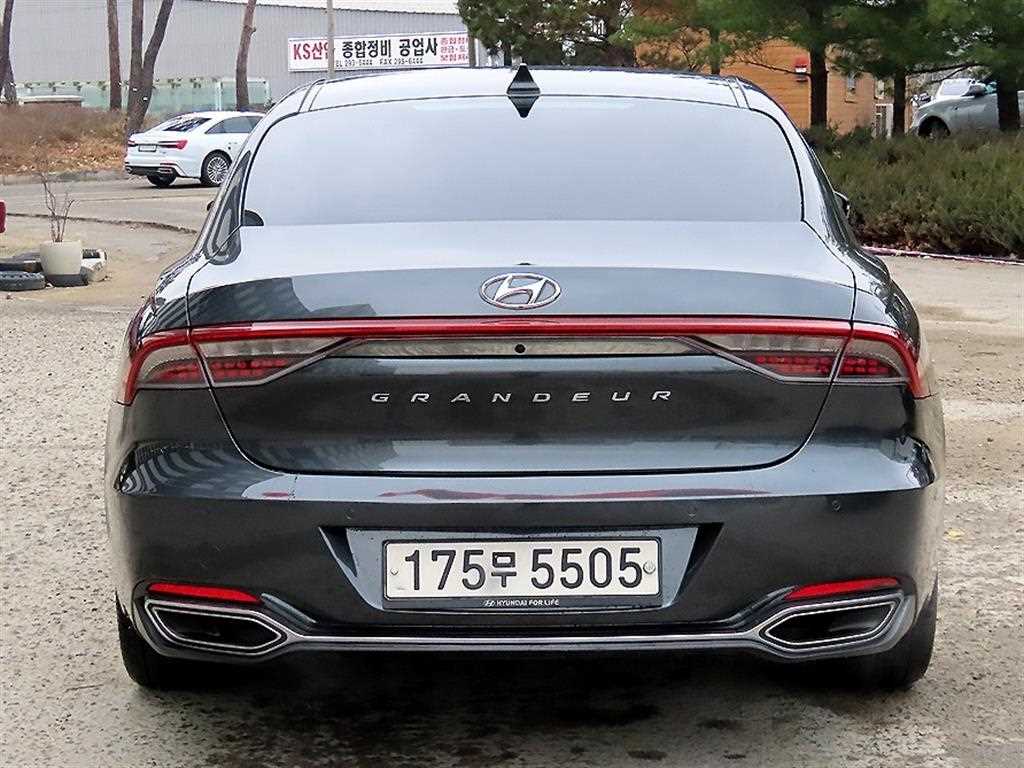 HYUNDAI Grandeur - Vista 4