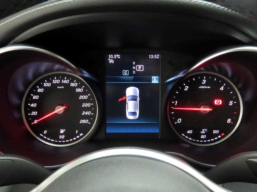 Mercedes Benz C Class - Vista 6