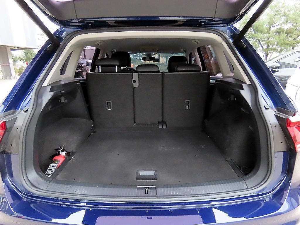 Volkswagen Tiguan 2018 Azul - Importación desde Corea - HF Imports Iquique - Foto 18