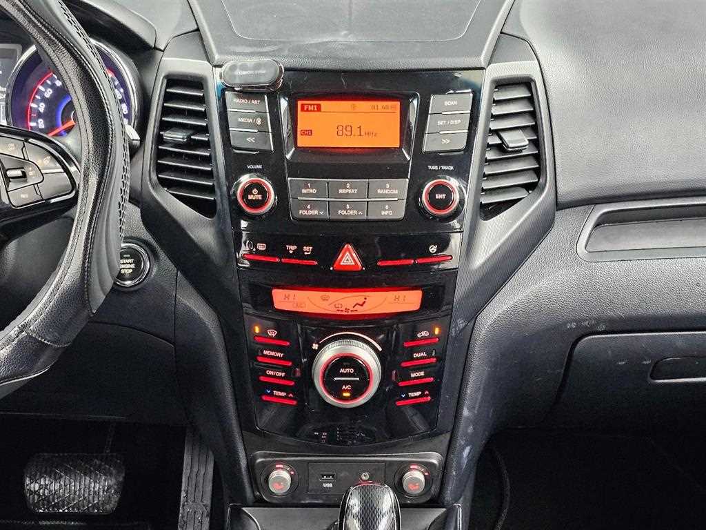 Ssangyong Tivoli 2016 Blanco - Importación desde Corea - HF Imports Iquique - Foto 14