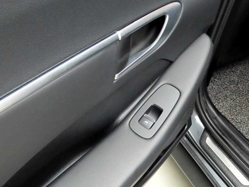 HYUNDAI Sonata - Vista 12