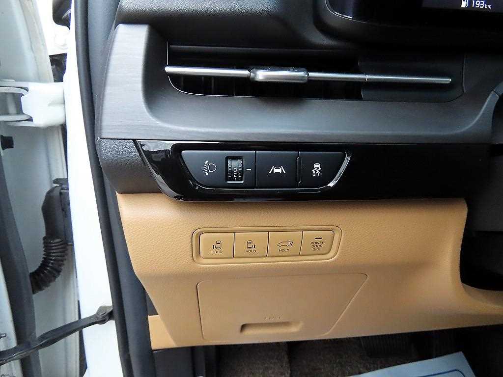 KIA Carnival - Vista 11