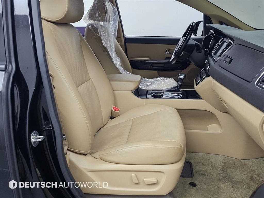 KIA Carnival - Vista 10