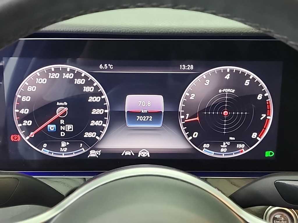 Mercedes Benz E class - Vista 6