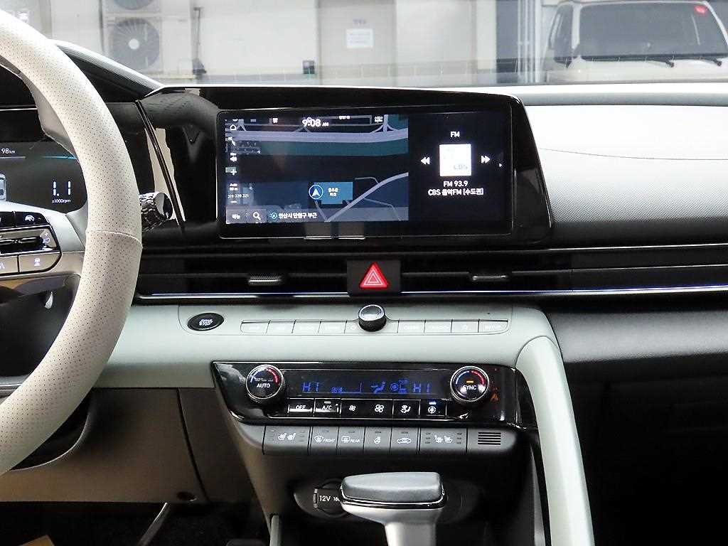 HYUNDAI Avante - Vista 9