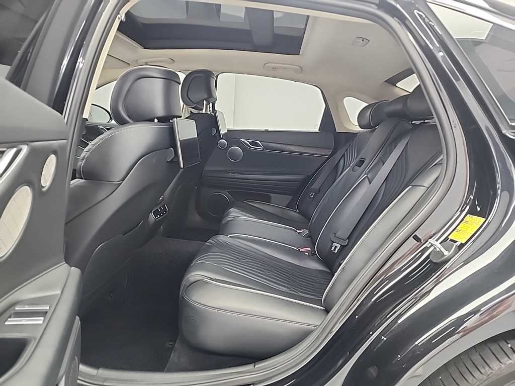 Genesis G80 - Vista 12