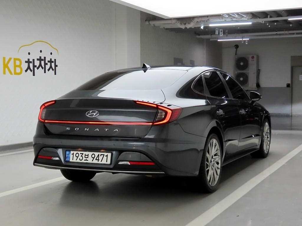 HYUNDAI Sonata - Vista 4