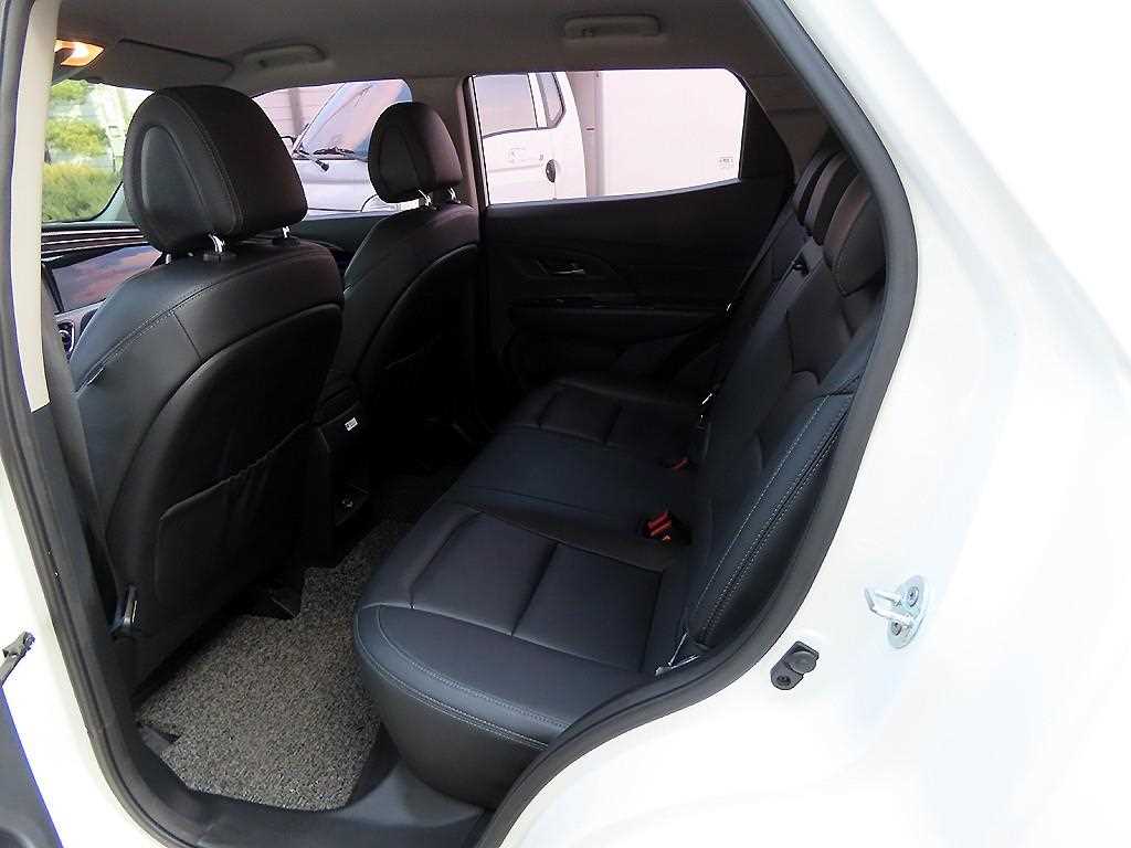 Ssangyong Korando - Vista 6