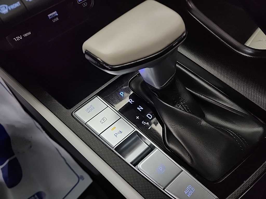 HYUNDAI Avante - Vista 10