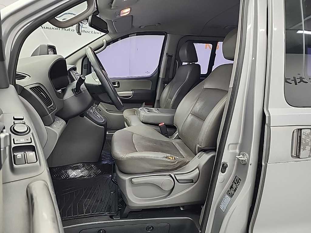 HYUNDAI Starex - Vista 11