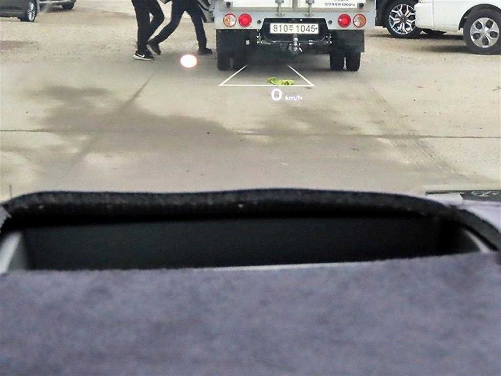 KIA Carnival - Vista 11