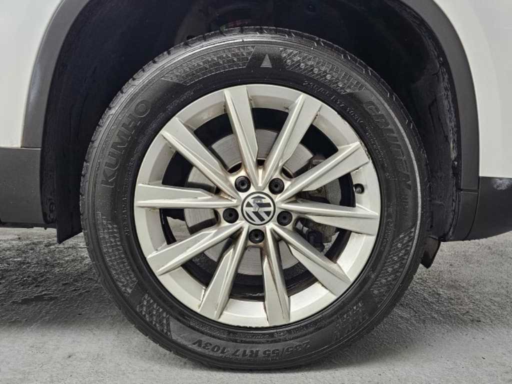 Volkswagen Tiguan - Vista 5