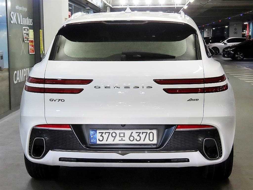 Genesis GV70 - Vista 5