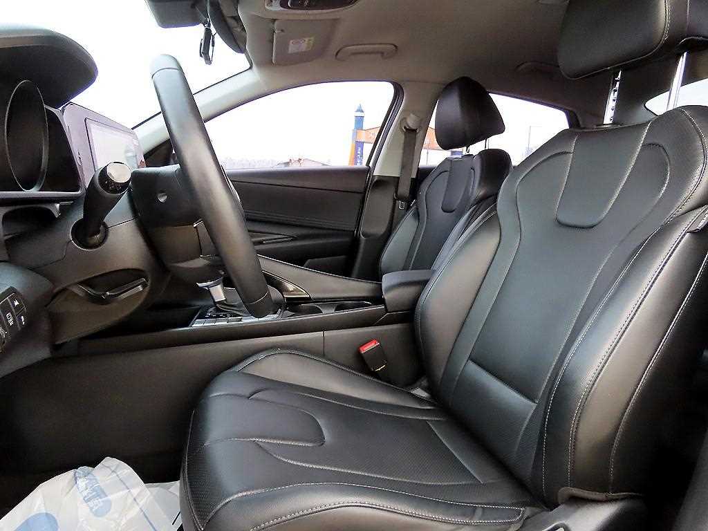 HYUNDAI Avante - Vista 5