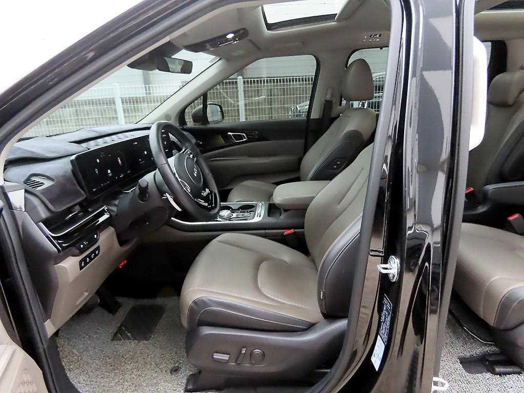 KIA Carnival - Vista 5
