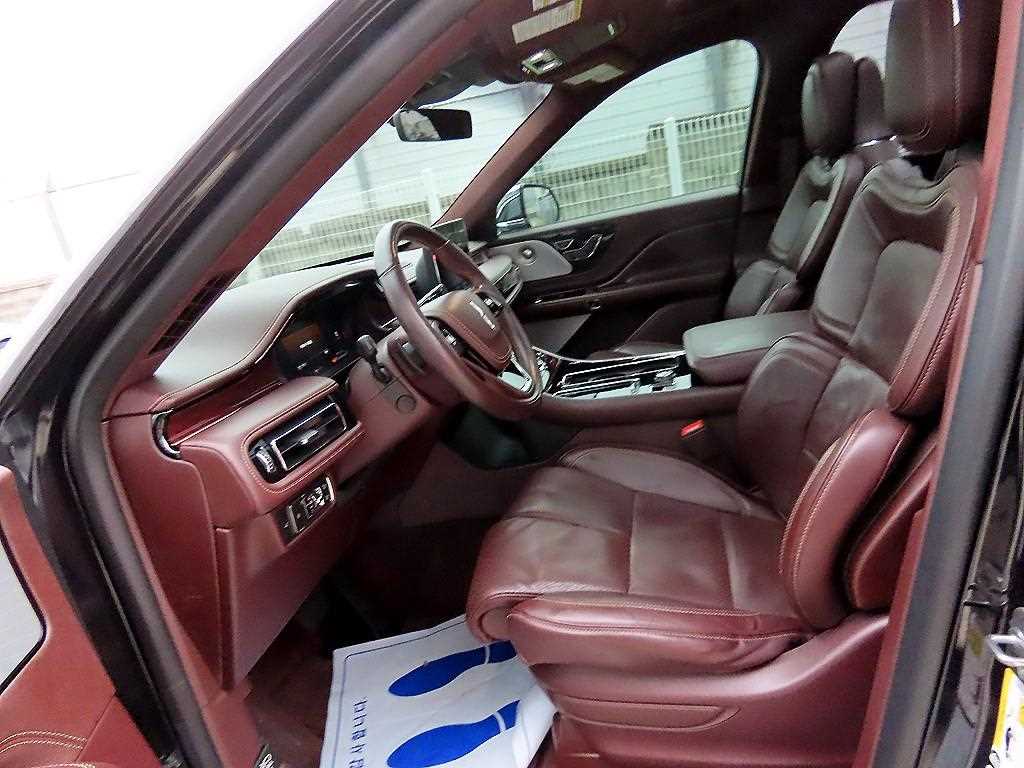 Lincoln Aviator - Vista 5