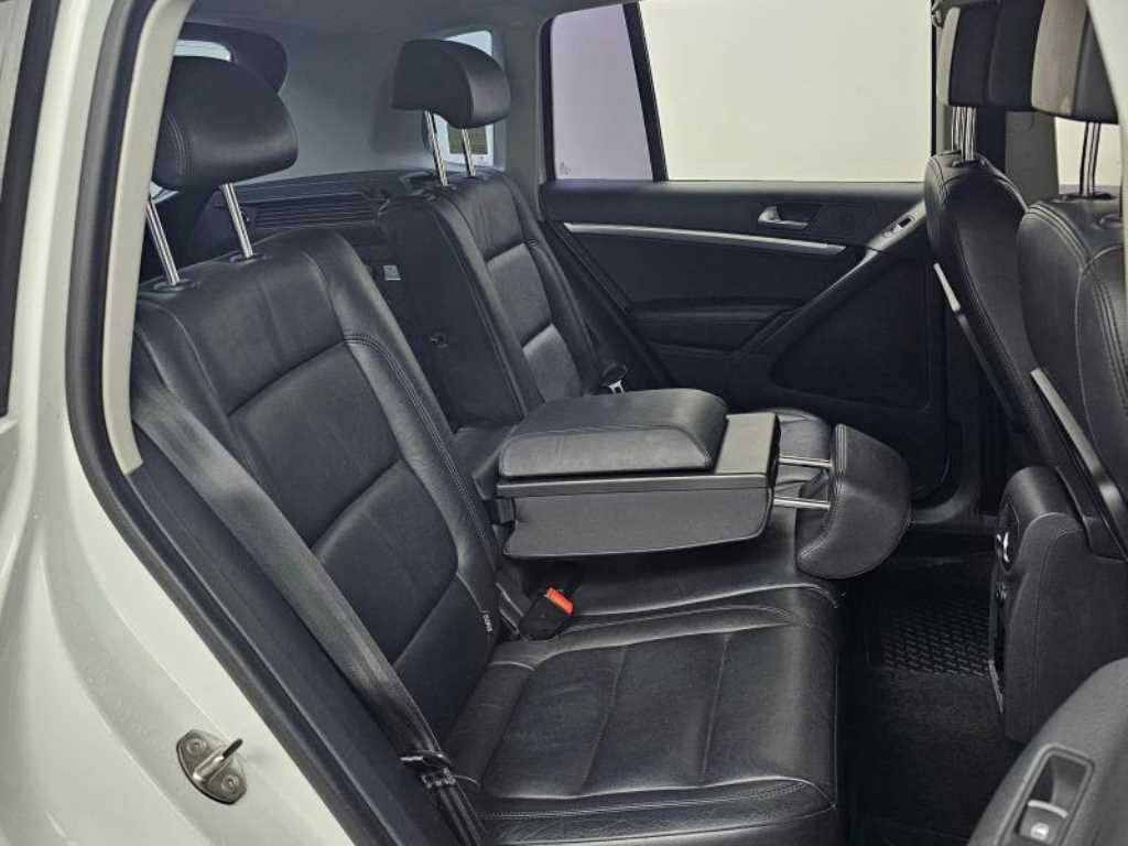 Volkswagen Tiguan - Vista 12