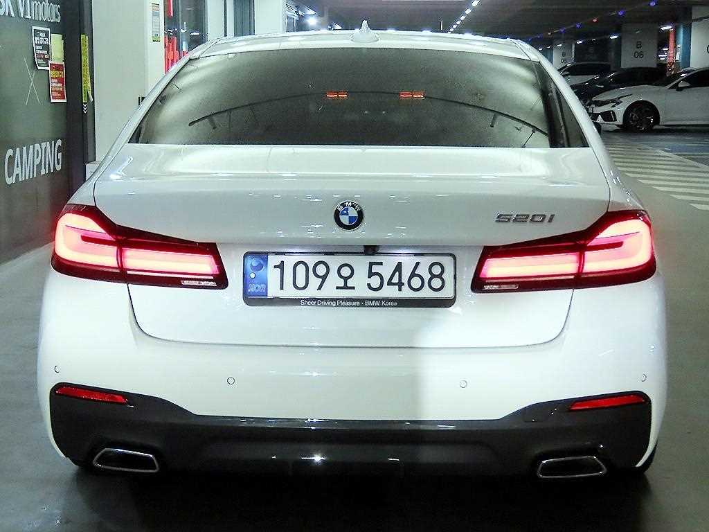 BMW 5 Series - Vista 5