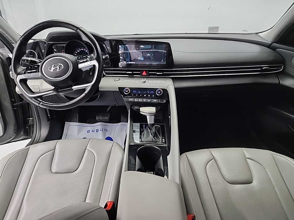 HYUNDAI Avante - Vista 7