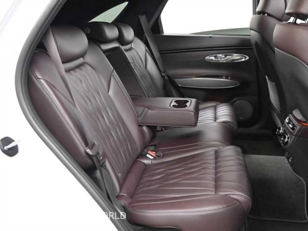 Genesis GV70 - Vista 12