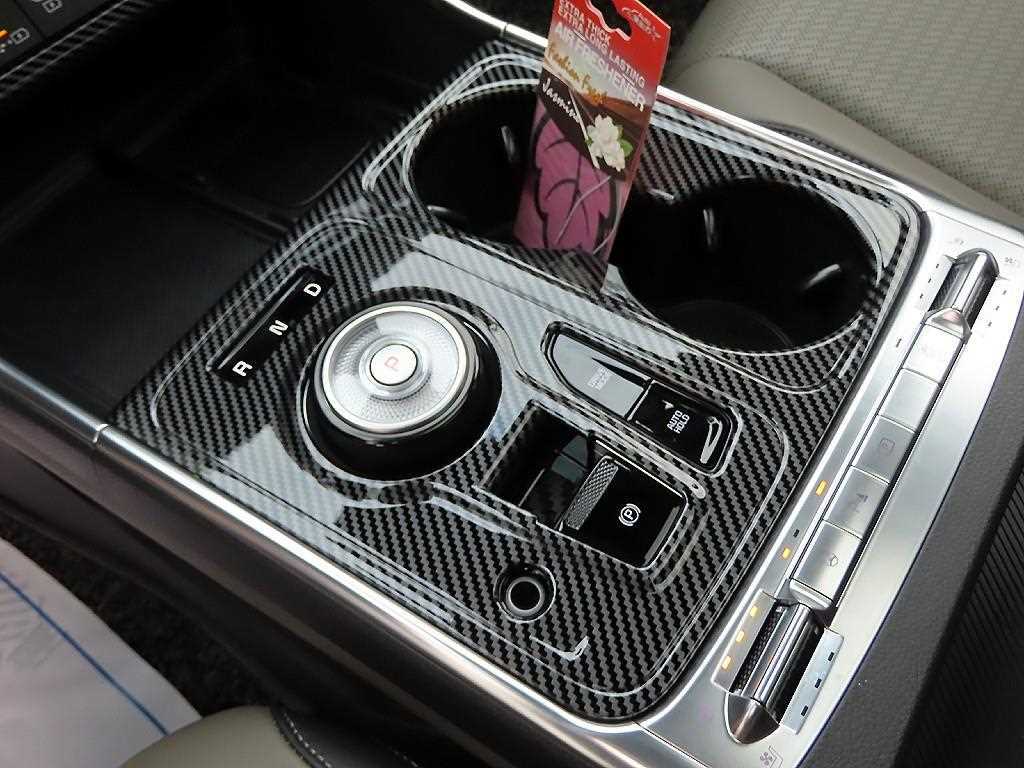 KIA Carnival - Vista 12