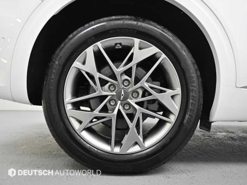 Genesis GV70 - Vista 5