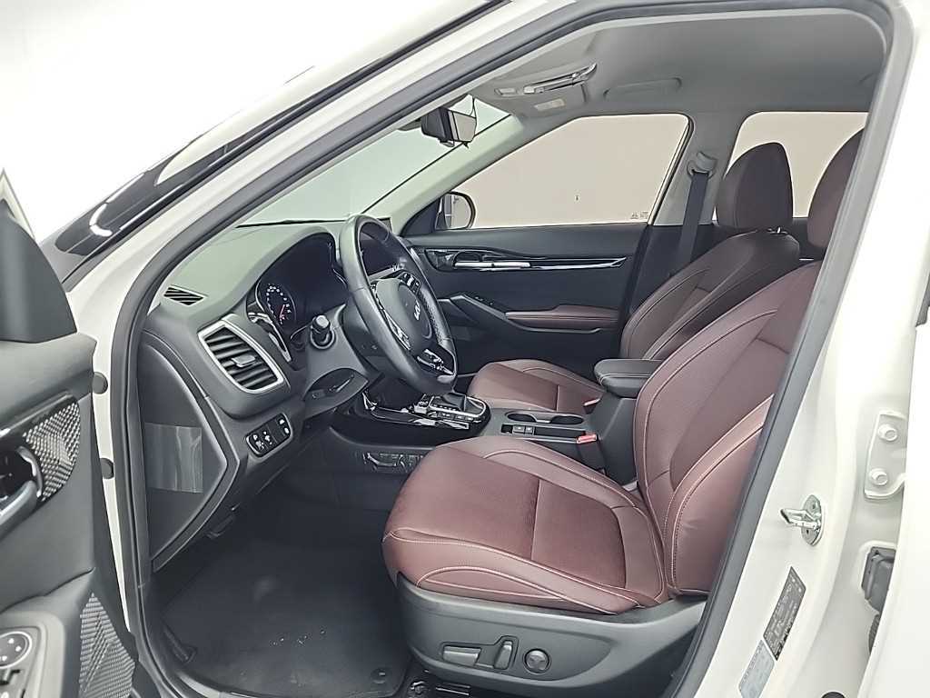 KIA Seltos - Vista 11