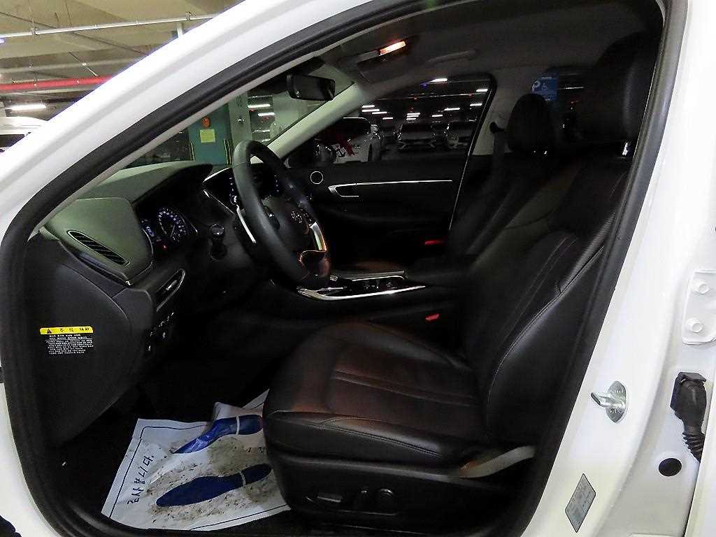 HYUNDAI Sonata - Vista 6