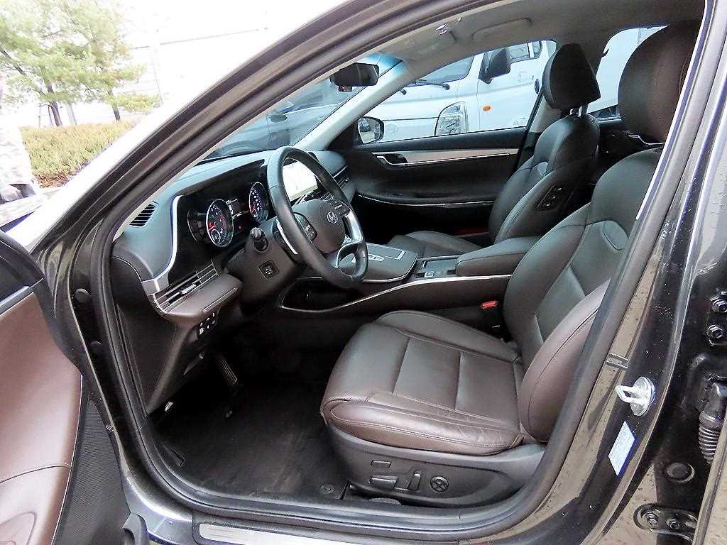 HYUNDAI Grandeur - Vista 5