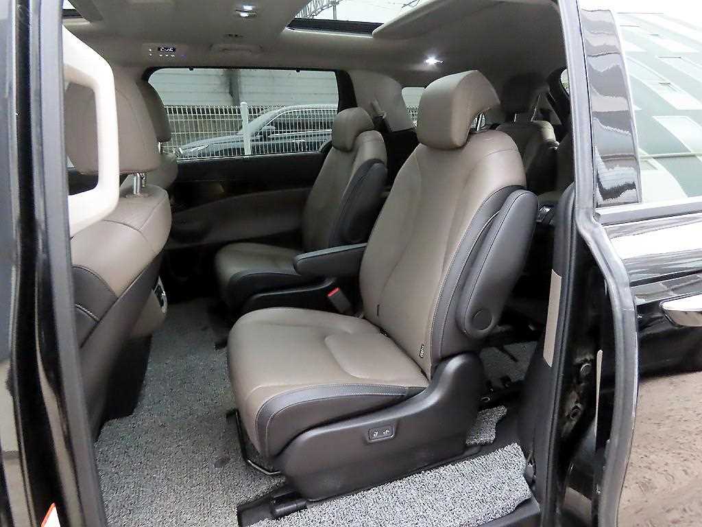 KIA Carnival - Vista 6
