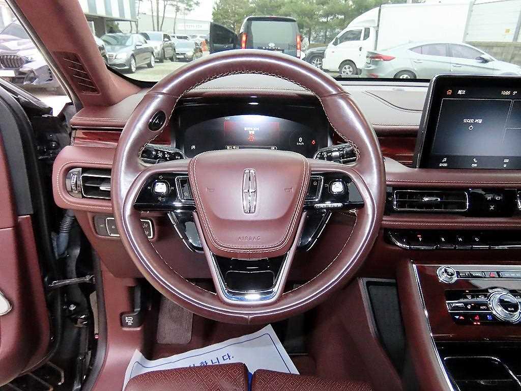 Lincoln Aviator - Vista 8