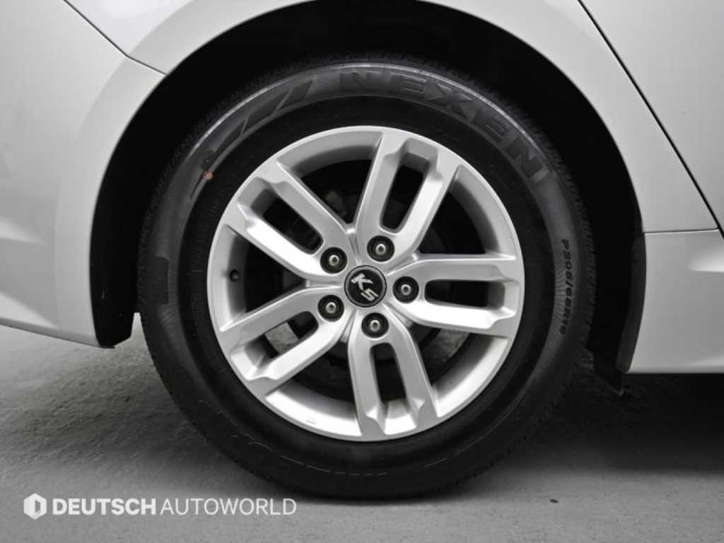 KIA K5 - Vista 5