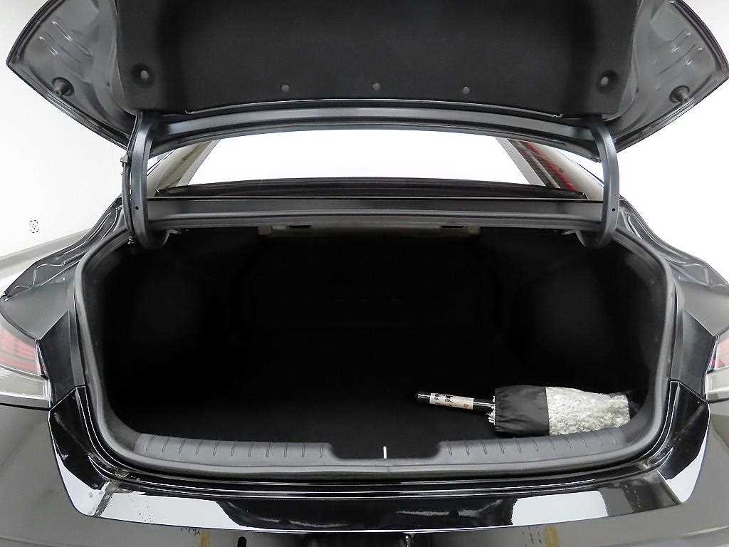 HYUNDAI Avante - Vista 5