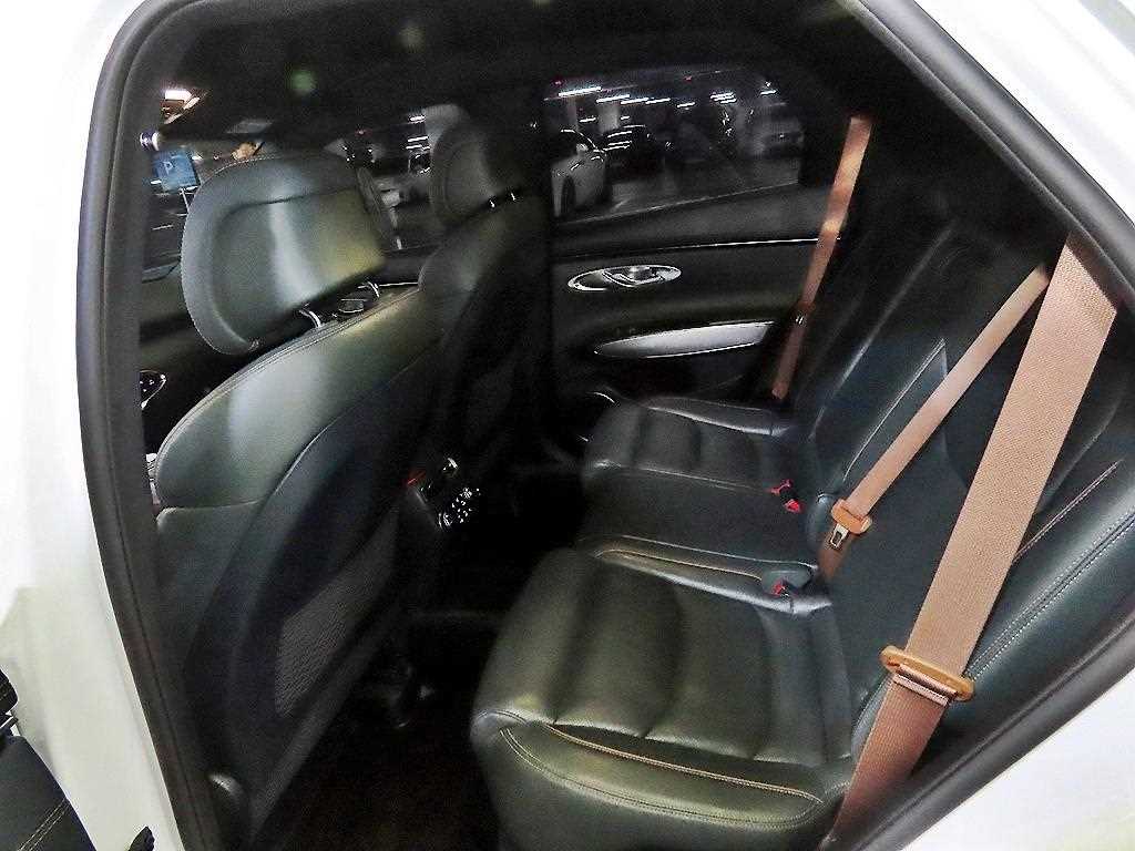 Genesis GV70 - Vista 7